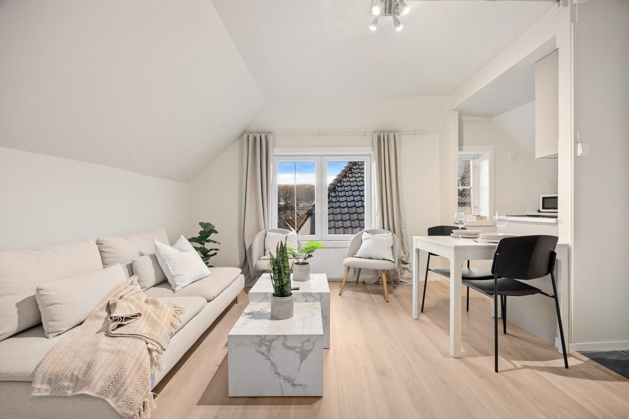 View To Bryggen - Renovated Dec 24 - Historic Cobblestone Street Apartment Bergen Exterior photo